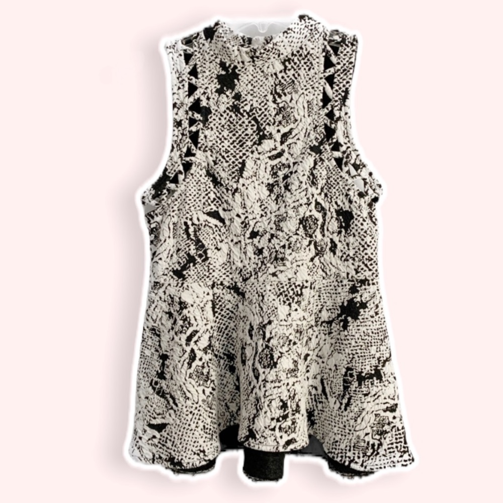 SALE❗️Free People | Sleeveless Peplum Top